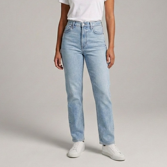 Abercrombie & Fitch Denim - Abercrombie & Fitch The 90’ Slim Straight Ultra High Rise Jeans